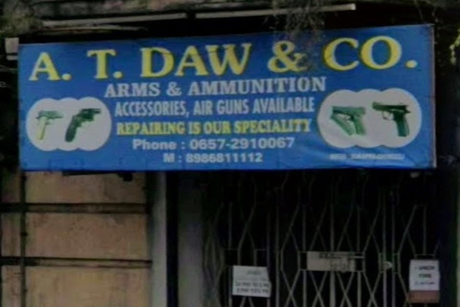 Jamshedpur Big News: गन शॉप मालिक के लापता होने से बढ़ी लाइसेंसधारकों की चिंता, महीनों बाद भी वापस नहीं मिले जमा हथियार